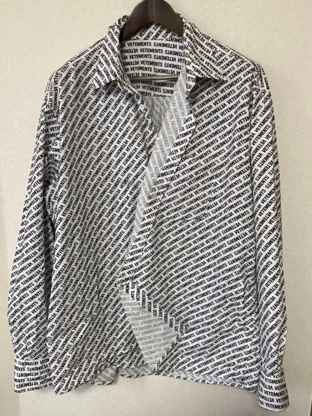 VETEMENTS Logo Asymmetric Long Sleeve Button Down Shirt, Size OS